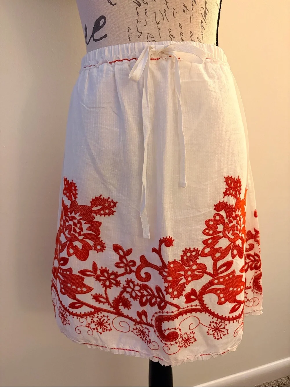 Sophie Max Cream Skirt with Red Embroidery